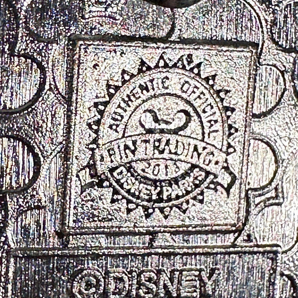 Disney Pin Muppets MISS PIGGY Frame Brick Wall 2013 Mystery 94513 Pin Trading - Picture 4 of 5